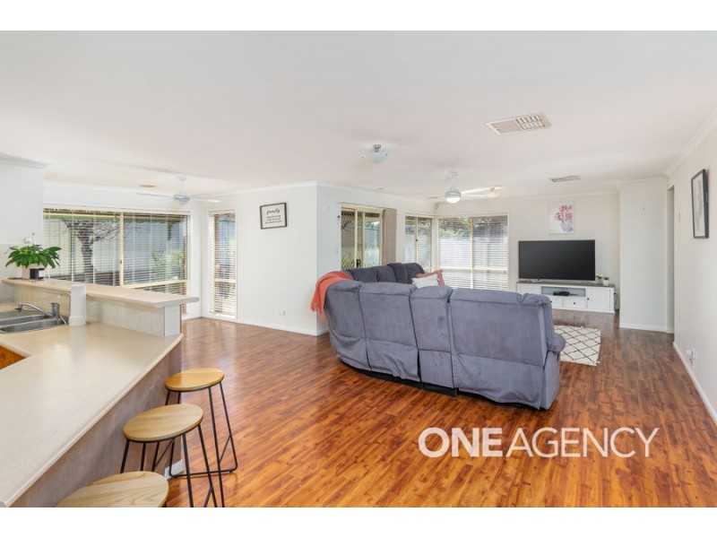 1 CANOLA PLACE, Estella NSW 2650