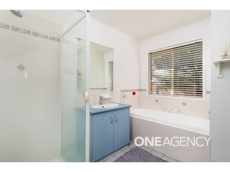 1 CANOLA PLACE, Estella NSW 2650