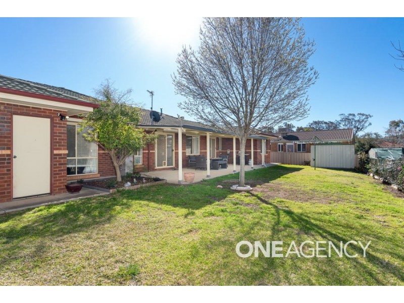 1 CANOLA PLACE, Estella NSW 2650