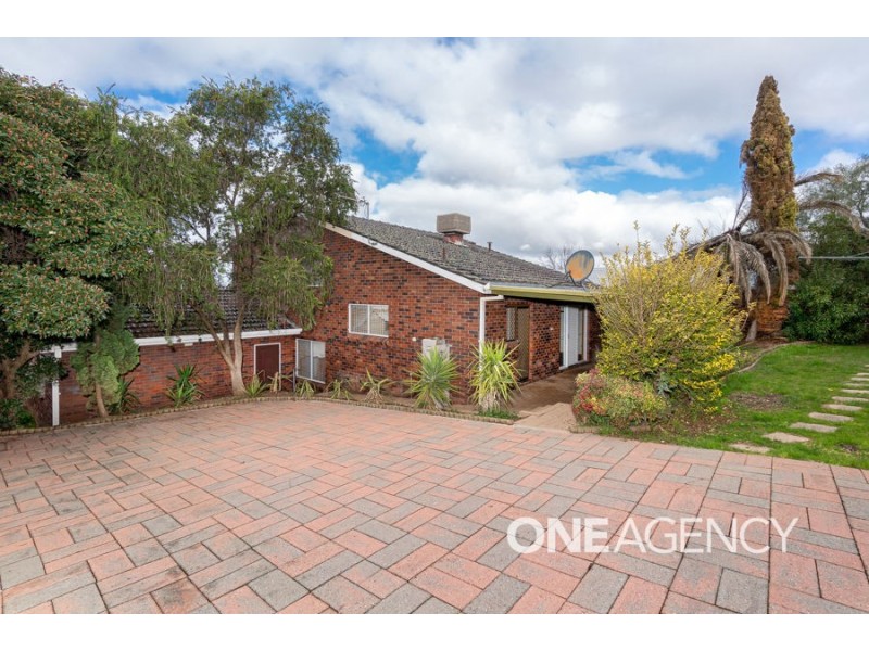 2 WILKS AVENUE, Kooringal NSW 2650