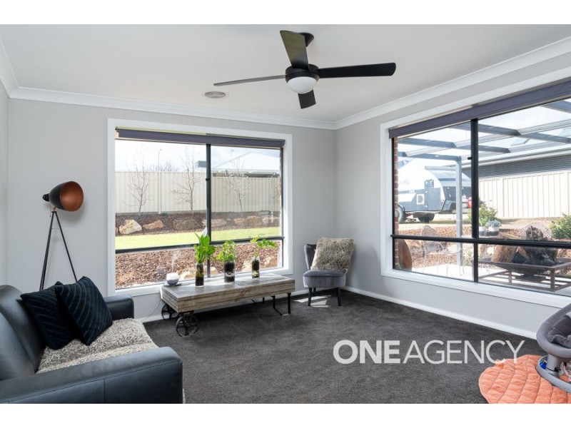 54 ROSS PARKWAY, Gobbagombalin NSW 2650