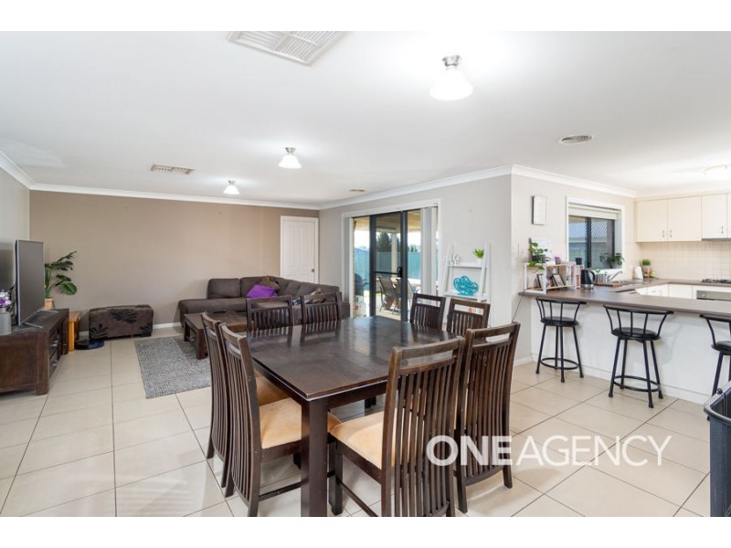 14 MELALEUCA DRIVE, Forest Hill NSW 2651