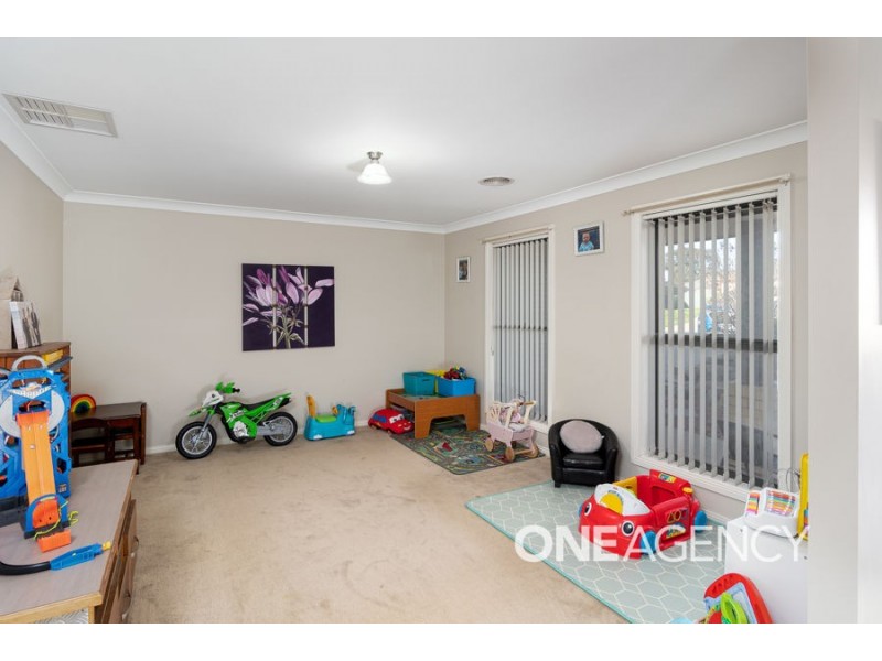 14 MELALEUCA DRIVE, Forest Hill NSW 2651