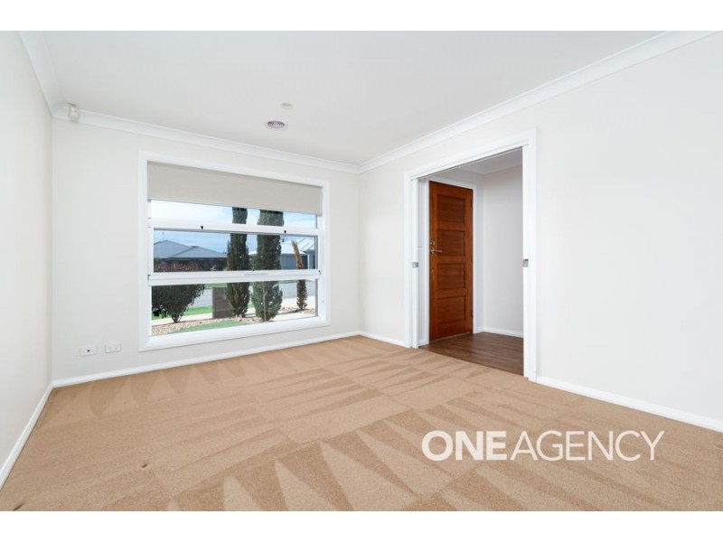 1 BARRETT STREET, Lloyd NSW 2650