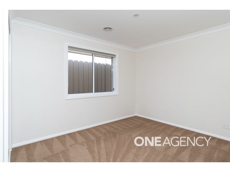 1 BARRETT STREET, Lloyd NSW 2650