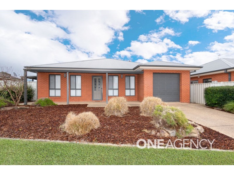 1/19 WALLA PLACE, Glenfield Park NSW 2650