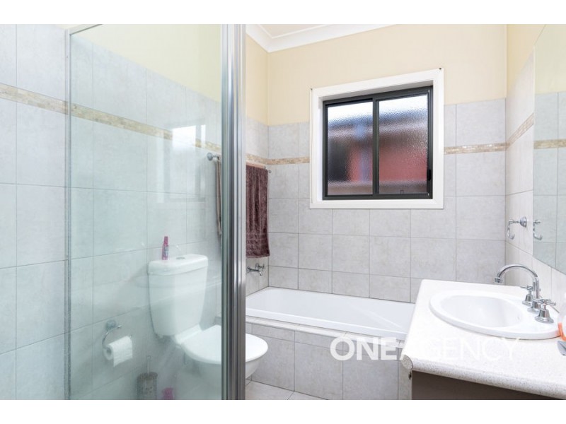 1/19 WALLA PLACE, Glenfield Park NSW 2650