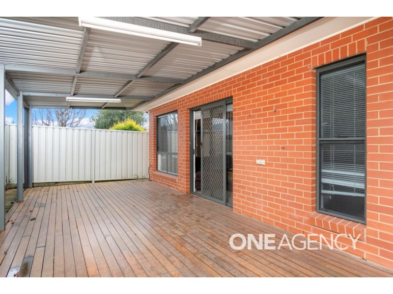 1/19 WALLA PLACE, Glenfield Park NSW 2650