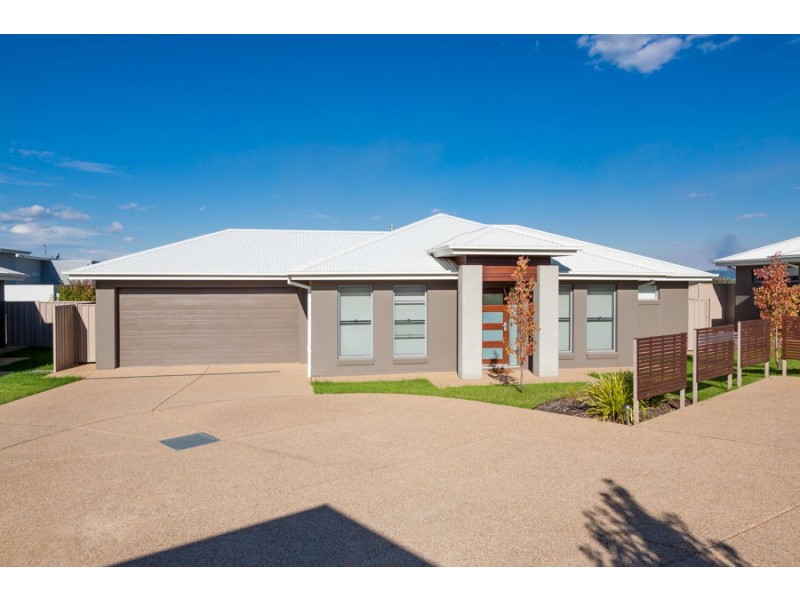 3/9 CLARENCE PLACE, Tatton NSW 2650