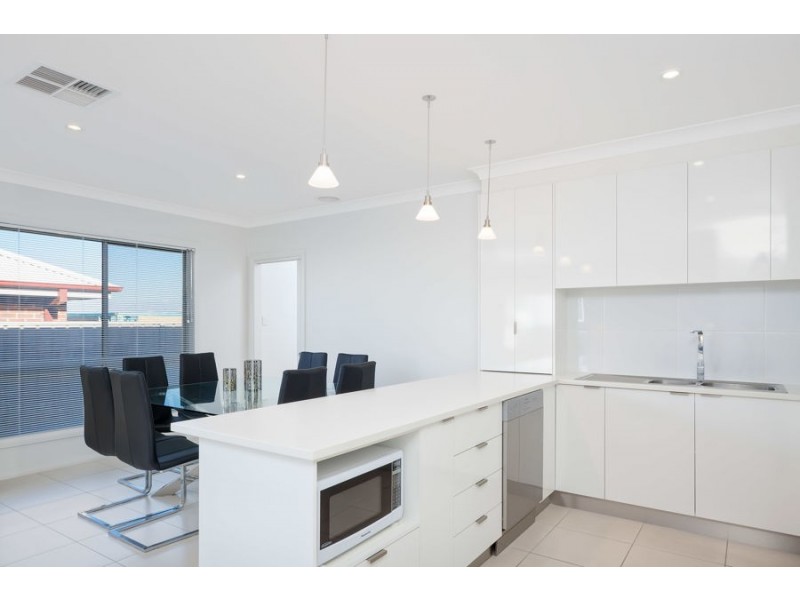 3/9 CLARENCE PLACE, Tatton NSW 2650