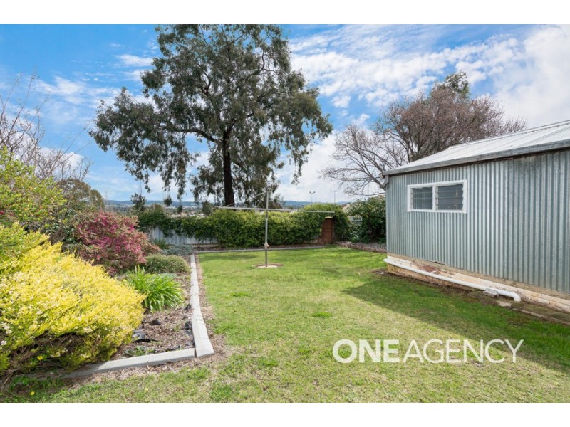 22 MARAMA PARADE, Mount Austin NSW 2650