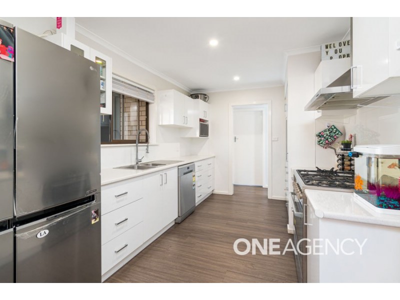 26 HUTHWAITE STREET, Mount Austin NSW 2650