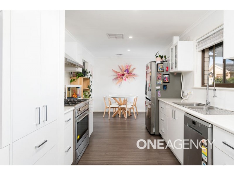 26 HUTHWAITE STREET, Mount Austin NSW 2650