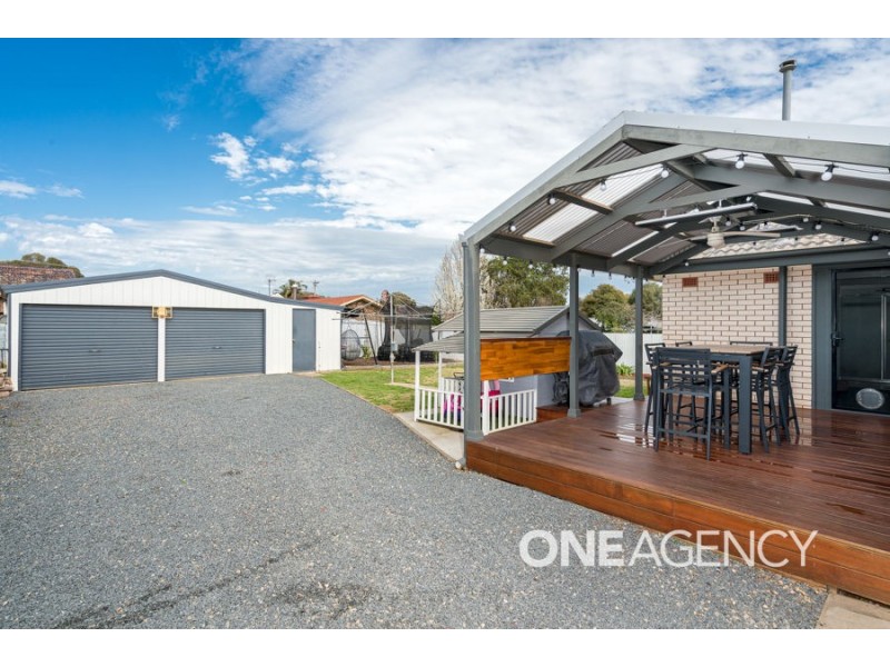 26 HUTHWAITE STREET, Mount Austin NSW 2650