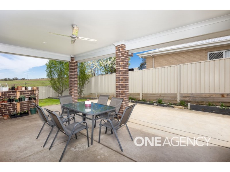 24 MAITLAND DRIVE, Estella NSW 2650