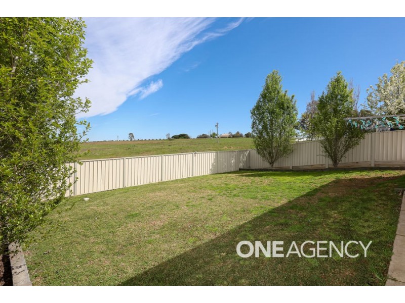 24 MAITLAND DRIVE, Estella NSW 2650