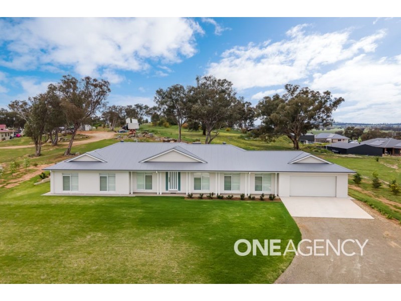 48 MATILDA CRESCENT, Gumly Gumly NSW 2652