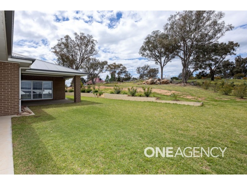 48 MATILDA CRESCENT, Gumly Gumly NSW 2652