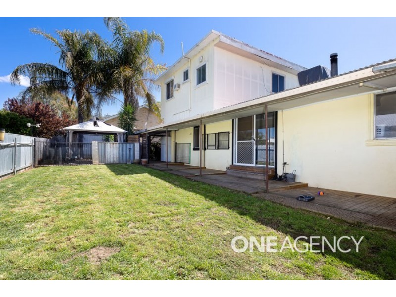 8 JOHN STREET, Kooringal NSW 2650