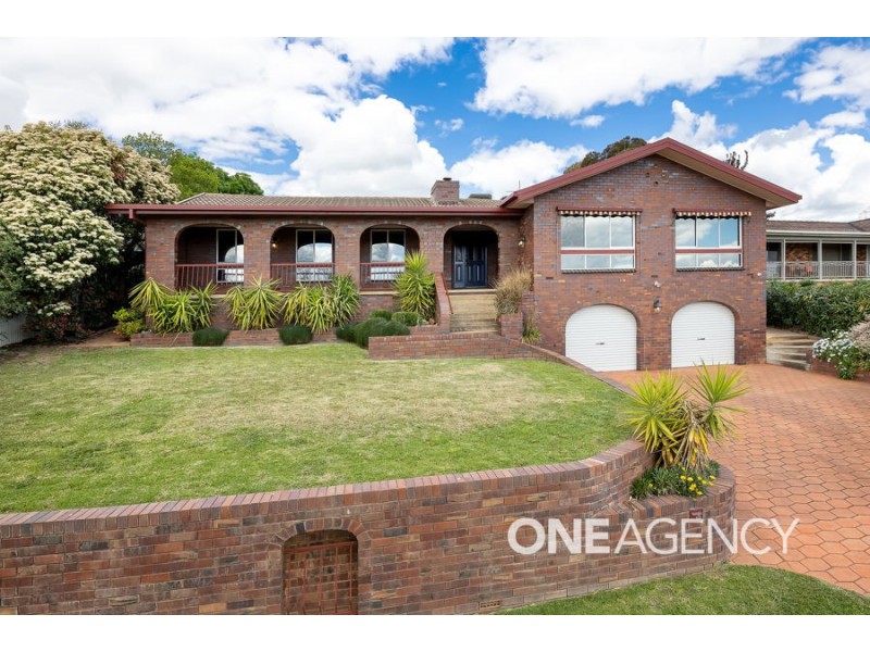 9 AMSTERDAM CRESCENT, Tolland NSW 2650