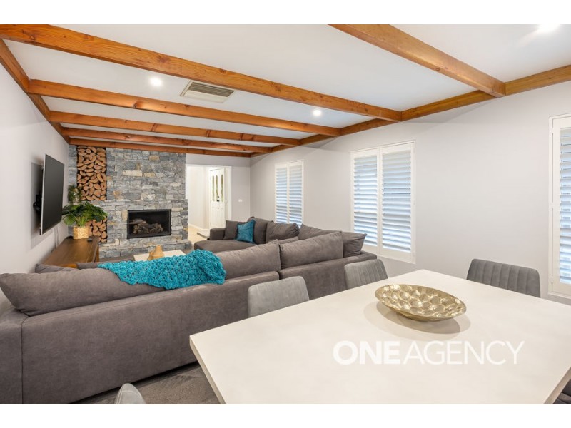 9 AMSTERDAM CRESCENT, Tolland NSW 2650