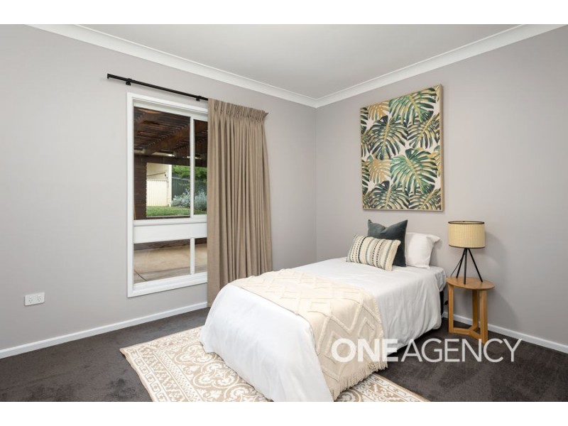 9 AMSTERDAM CRESCENT, Tolland NSW 2650