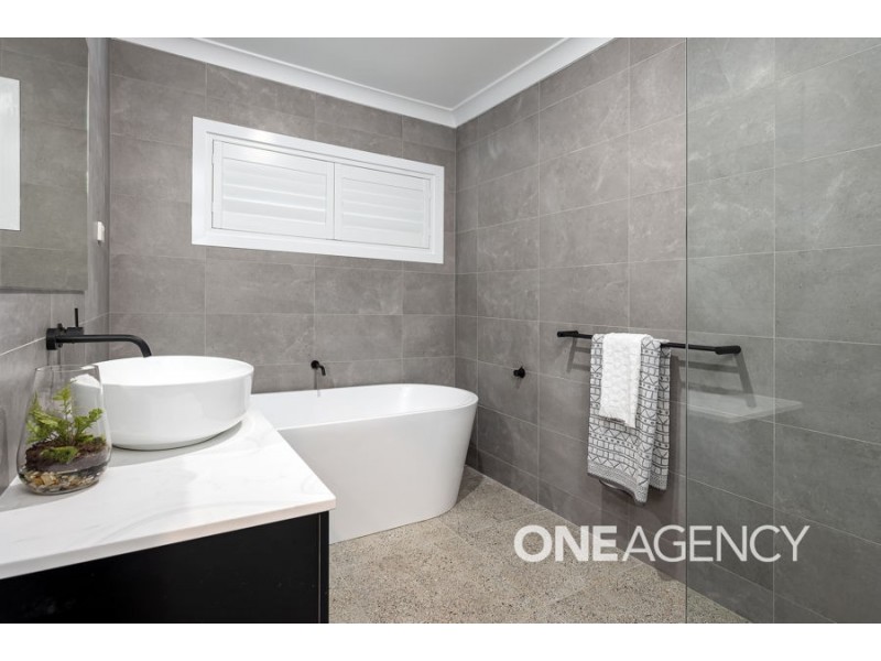 9 AMSTERDAM CRESCENT, Tolland NSW 2650