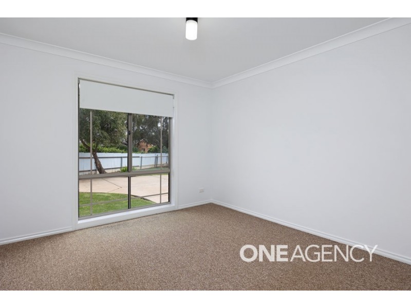 4/6 CYPRESS STREET, Forest Hill NSW 2651