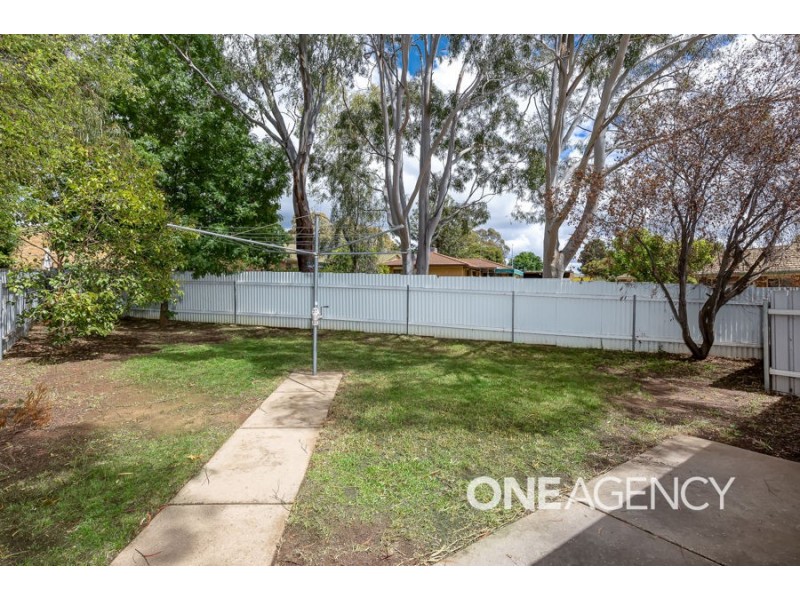 4/6 CYPRESS STREET, Forest Hill NSW 2651