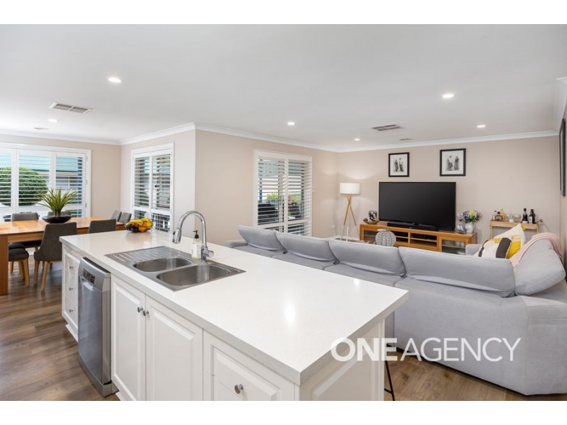 8 YARRAWAH CRESCENT, Bourkelands NSW 2650