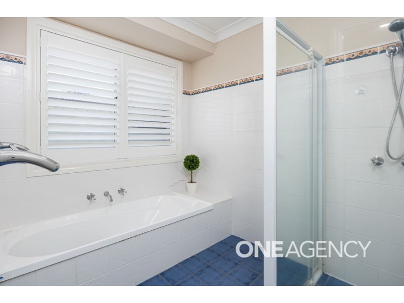 8 YARRAWAH CRESCENT, Bourkelands NSW 2650