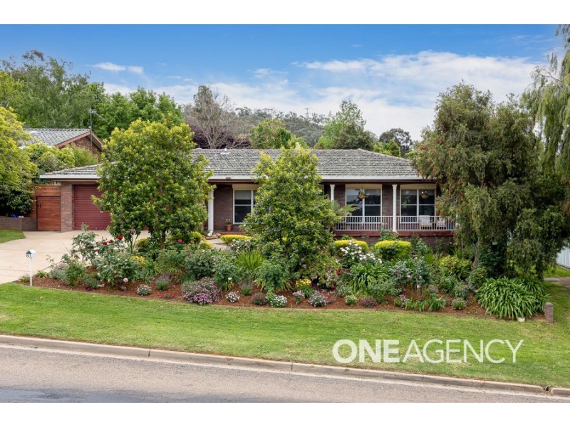 83 STANLEY STREET, Kooringal NSW 2650