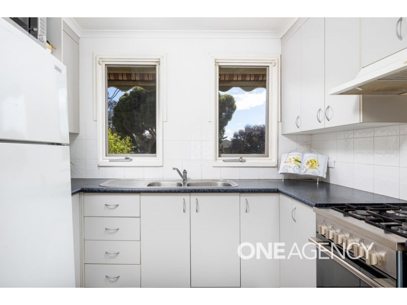6 STILLMAN AVENUE, Kooringal NSW 2650