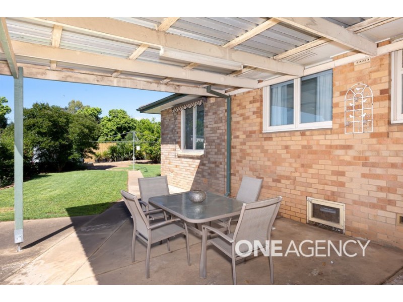 6 STILLMAN AVENUE, Kooringal NSW 2650
