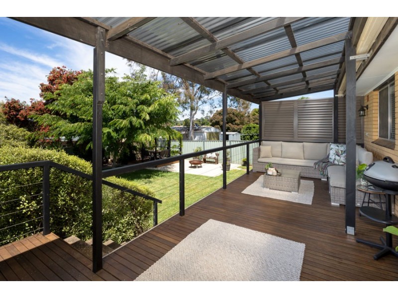 16 FAIRBAIRN CRESCENT, Kooringal NSW 2650