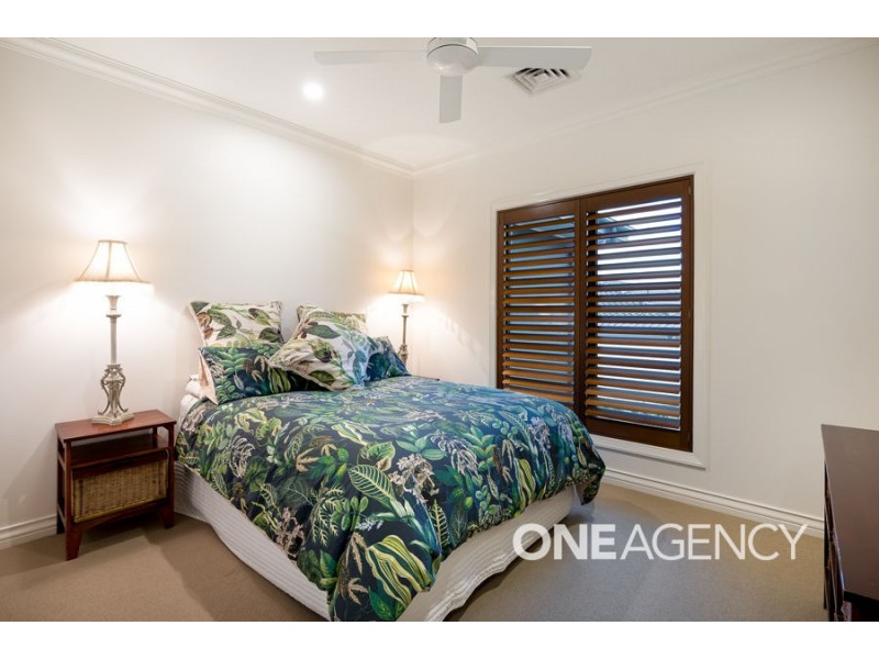 56 LAKEHAVEN DRIVE, Lake Albert NSW 2650