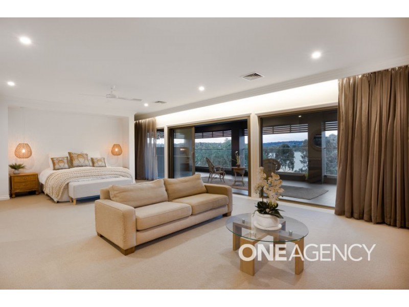 56 LAKEHAVEN DRIVE, Lake Albert NSW 2650