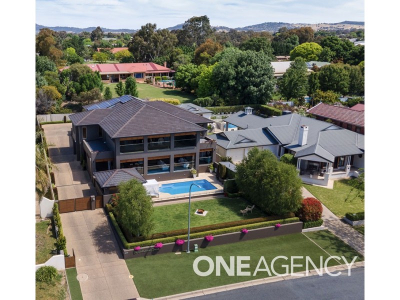 56 LAKEHAVEN DRIVE, Lake Albert NSW 2650