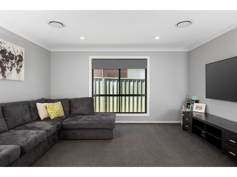 6 BEECH STREET, Forest Hill NSW 2651
