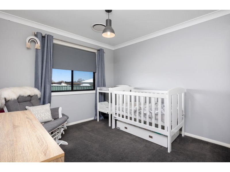 6 BEECH STREET, Forest Hill NSW 2651