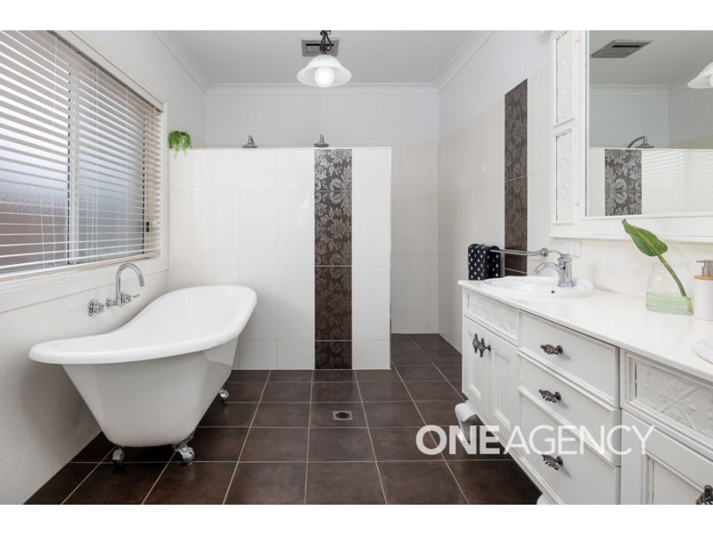 4 THOMAS STREET, Wagga Wagga NSW 2650