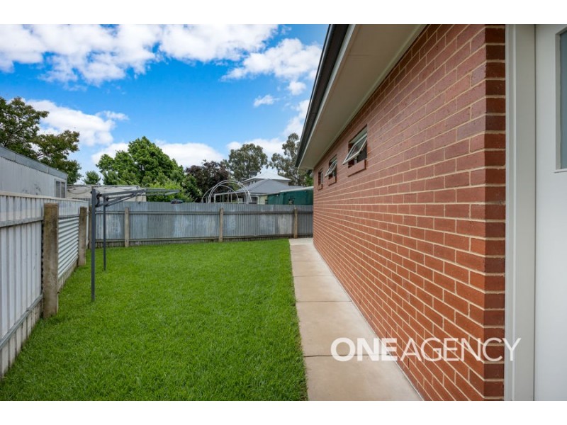 4 THOMAS STREET, Wagga Wagga NSW 2650