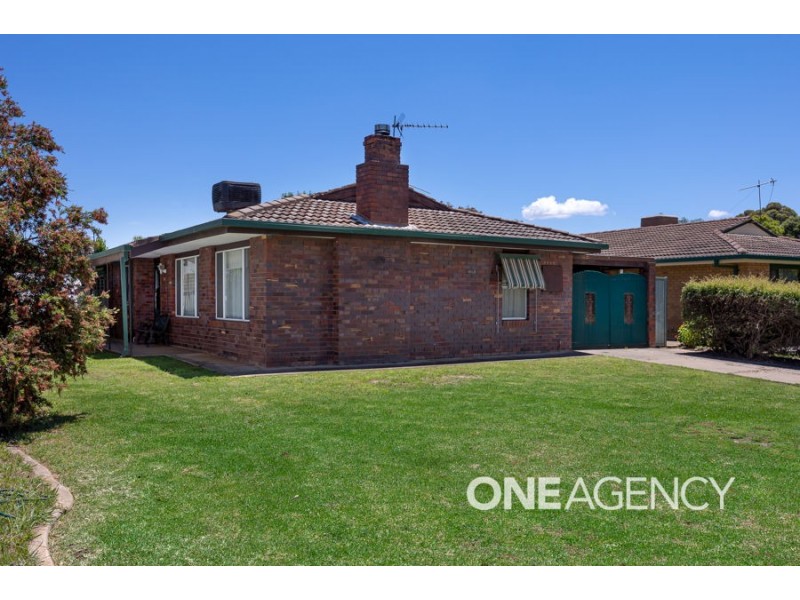 40 VINCENT ROAD, Lake Albert NSW 2650