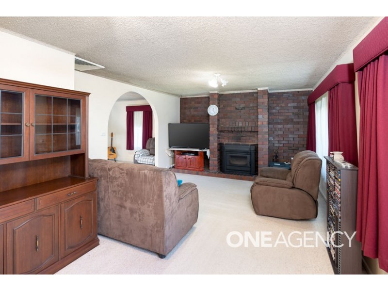 40 VINCENT ROAD, Lake Albert NSW 2650