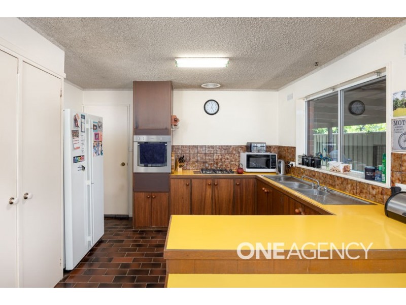40 VINCENT ROAD, Lake Albert NSW 2650