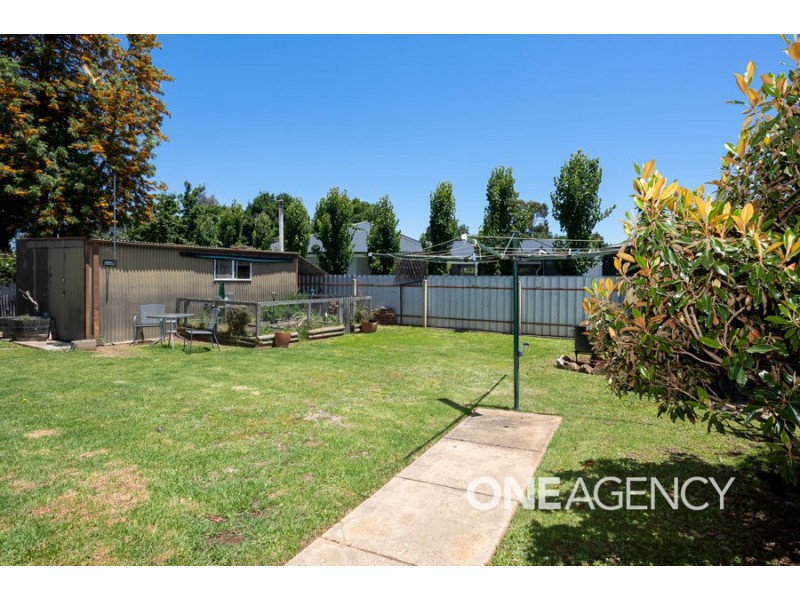 40 VINCENT ROAD, Lake Albert NSW 2650