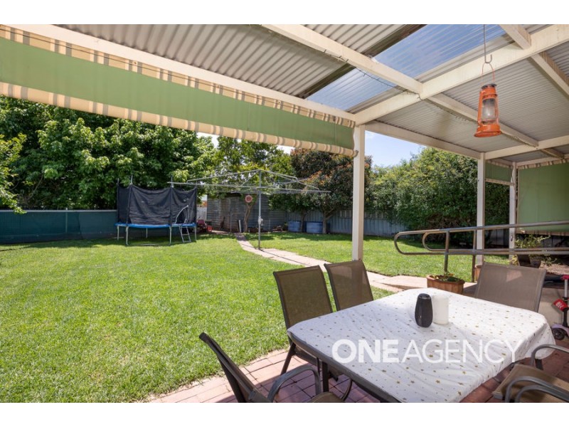 87 BOLGER AVENUE, Mount Austin NSW 2650