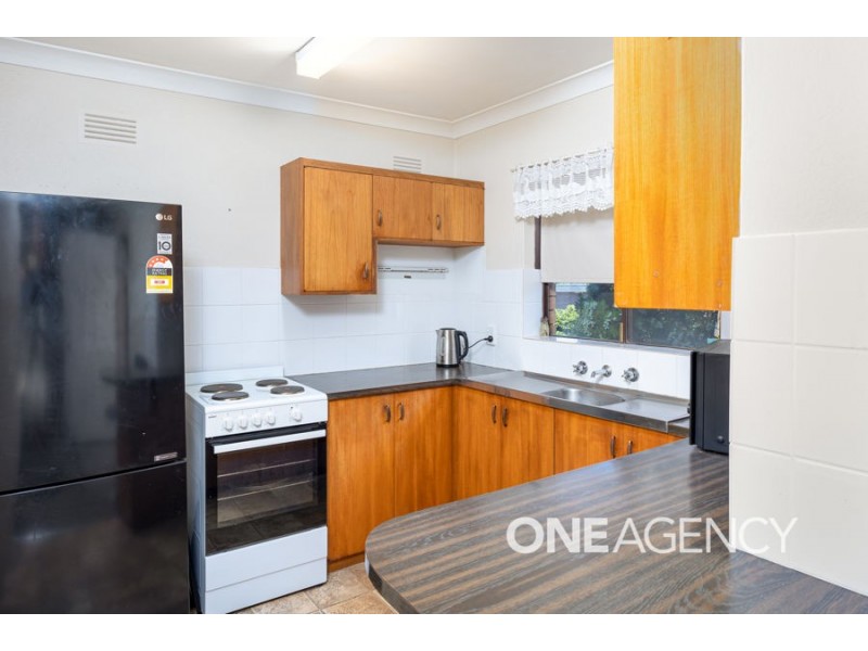 7/9 HENSCHKE AVENUE, Tolland NSW 2650