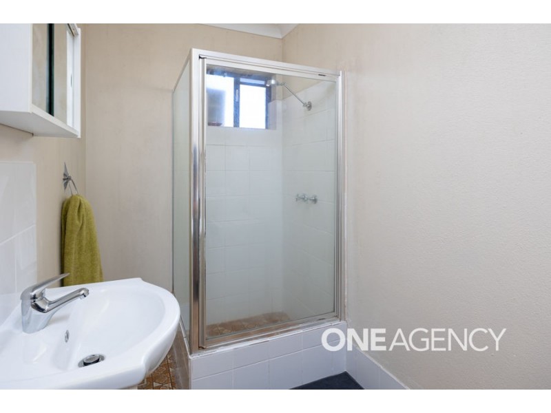 7/9 HENSCHKE AVENUE, Tolland NSW 2650