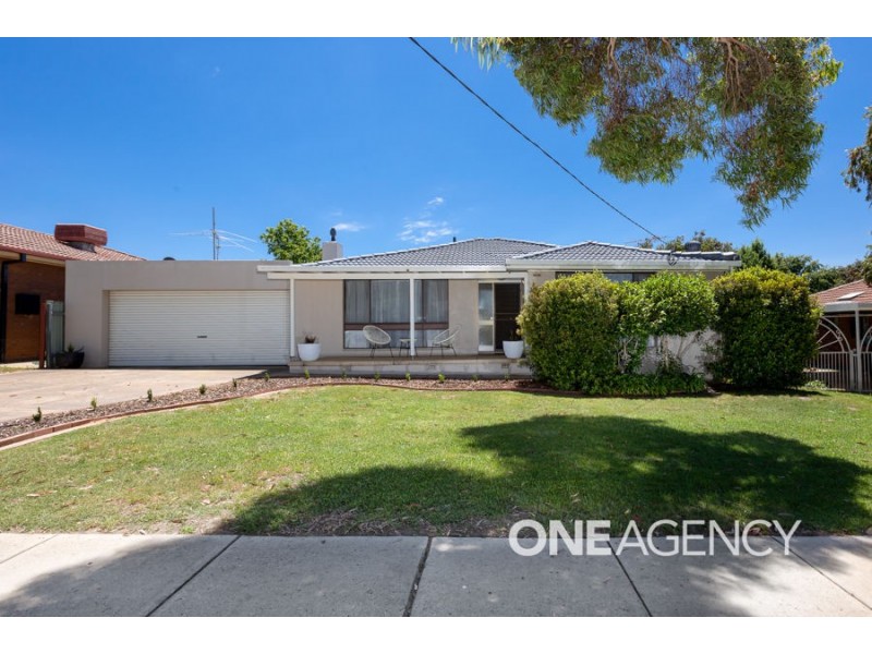 3 HUME STREET, Lake Albert NSW 2650